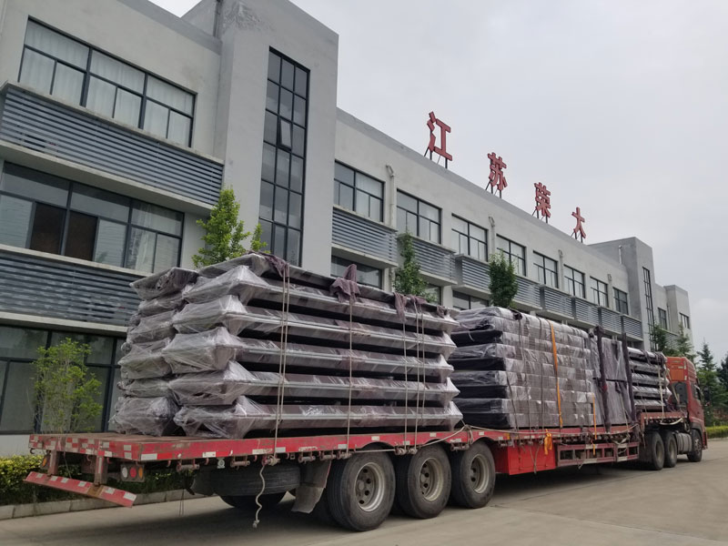 榮大第二批智能垃圾分類(lèi)亭發(fā)貨