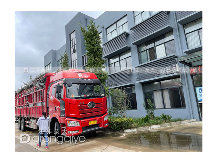 榮大供應(yīng)鹽城現(xiàn)代公交候車(chē)亭發(fā)貨第七批